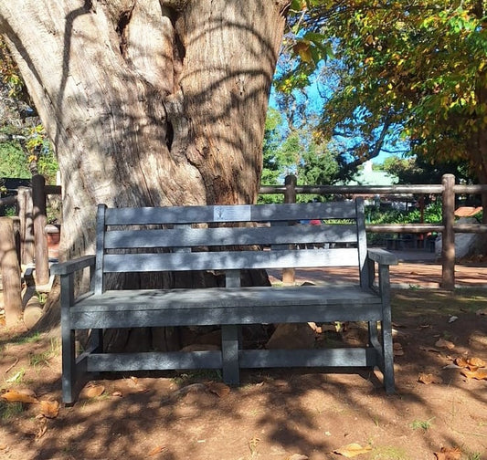 Two KY-ND Benches Donated to Help Teens Going Through Hard Times